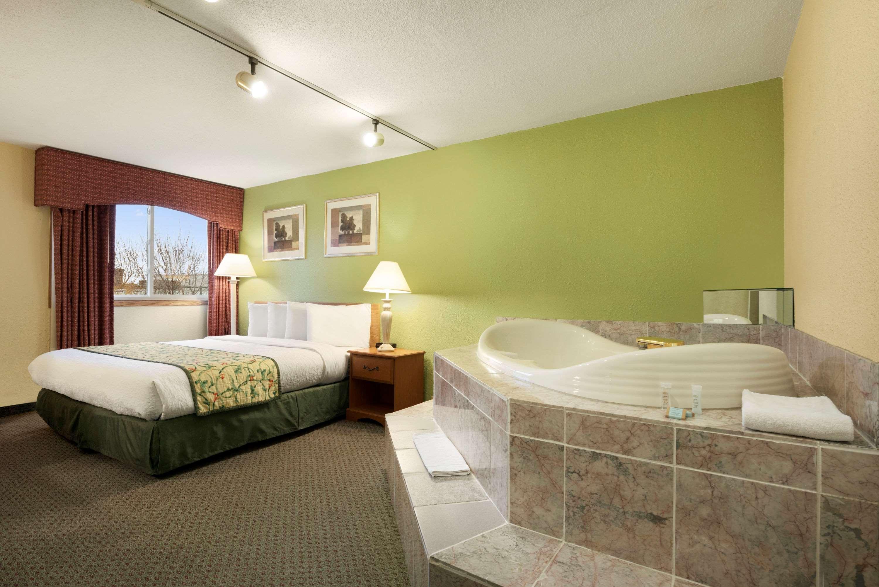 Travelodge By Wyndham Sturgis Eksteriør bilde